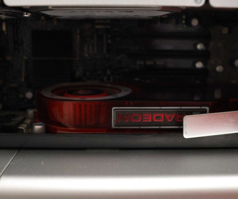 Mac Pro Apple A1186 (2006) – 9GB RAM / 1.5TB HDD – carcasă aluminiu