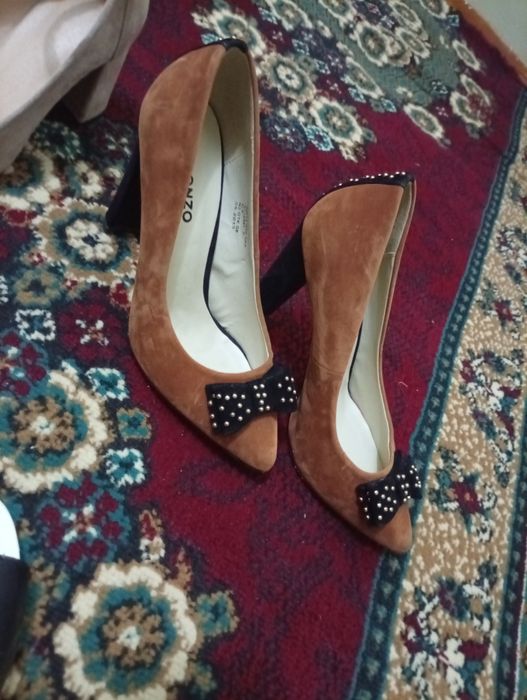 Обувлар харбири 50миндан иктаси 100 мингдан