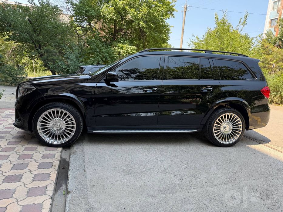 Mercedes benz GLS 500 4 matic