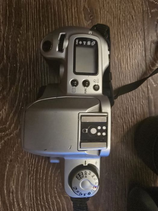 Canon 500 N pe film cu teleobiectiv Sigma