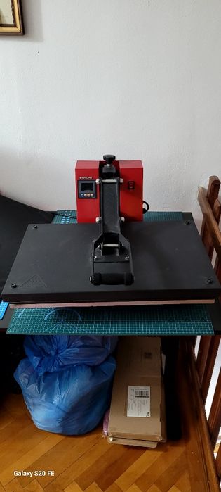 Afacere print tricouri