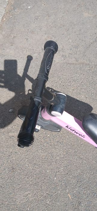 Bicicleta cu 3 rosti pt fetite
