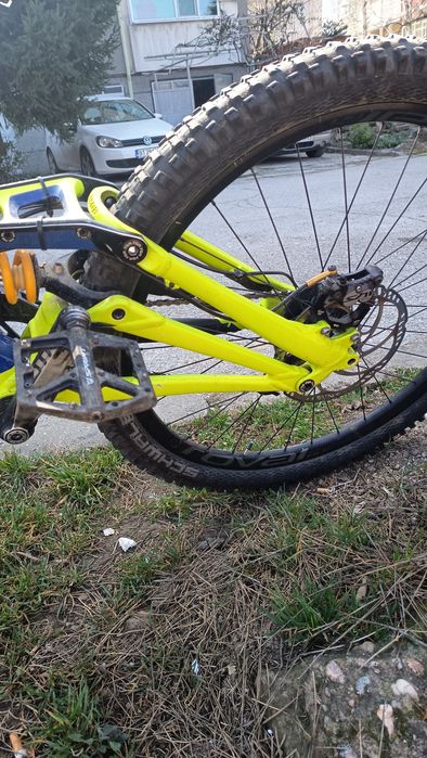 Specialized demo 8 , canyon sender 6.0