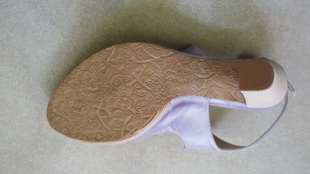 UGG нови сандали с подарък втори чифт на ТОП цена