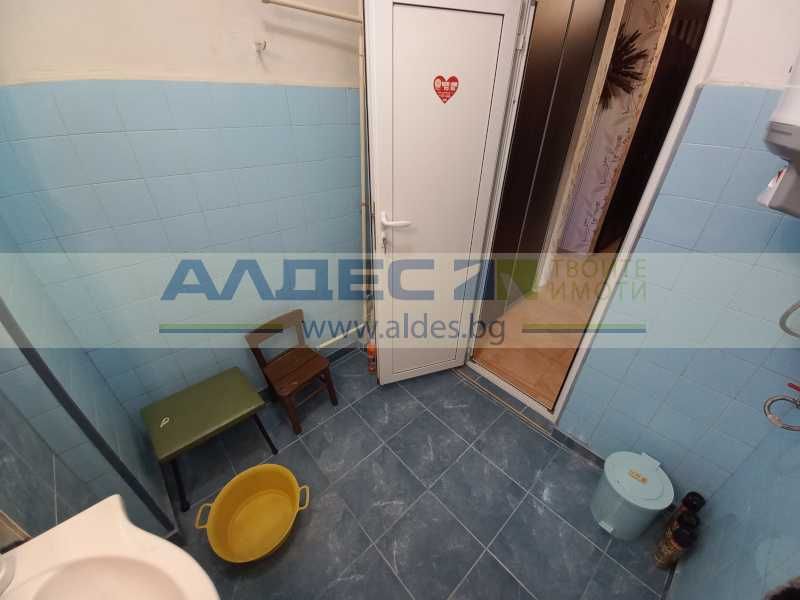 Просторен, непреходен двустаен ап. в Сухата Река!