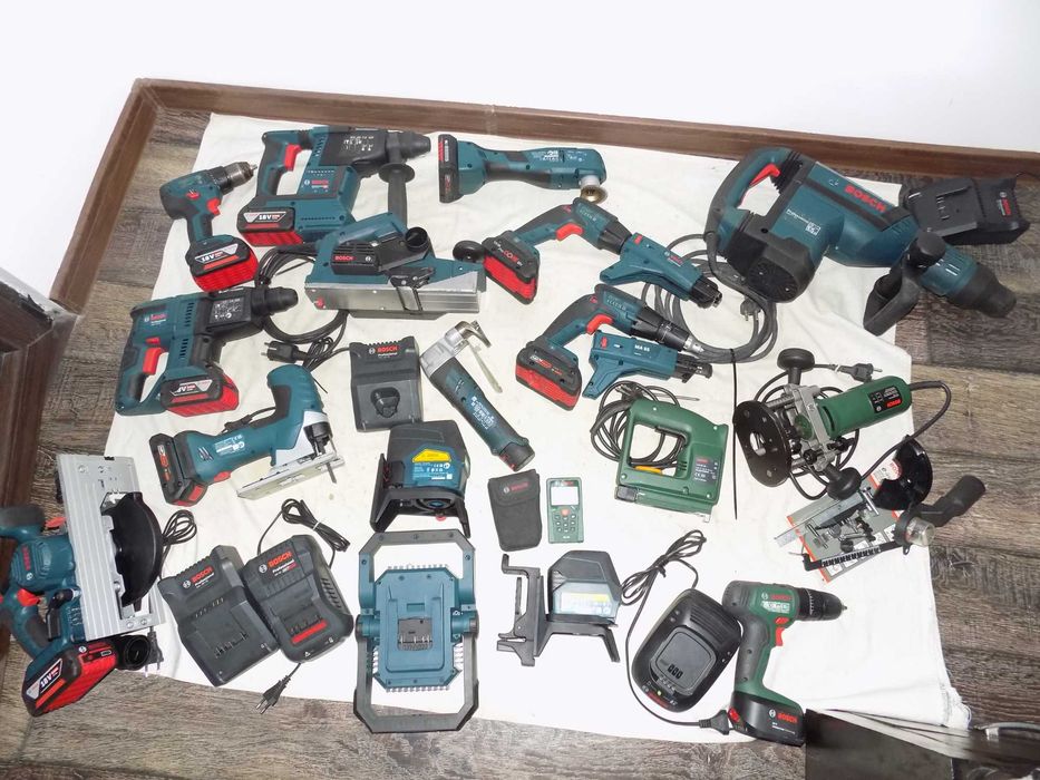 Scule 18V  Bosch  Profesionale  , perfect functionale
