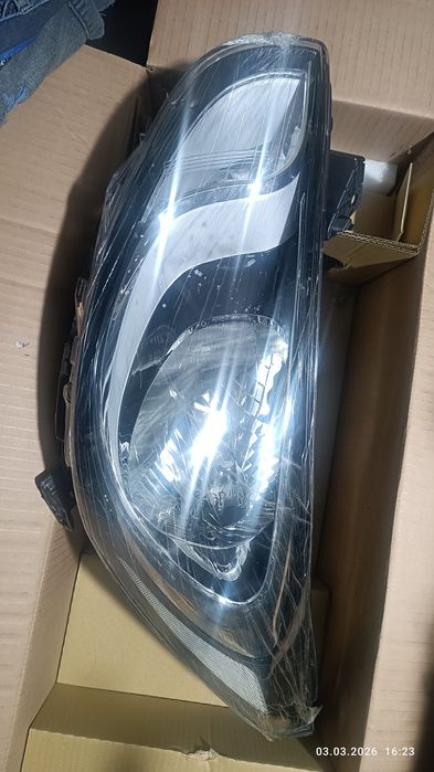 Фары передние новые