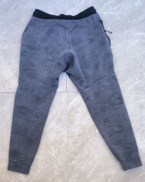 Nike Tech Fleece S размер долнище