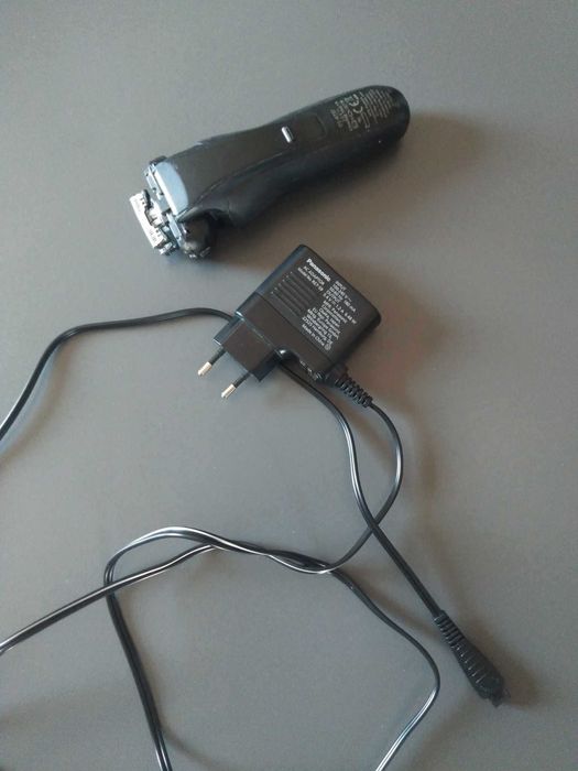 Самобръсначка Panasonic ES-RT37-K503