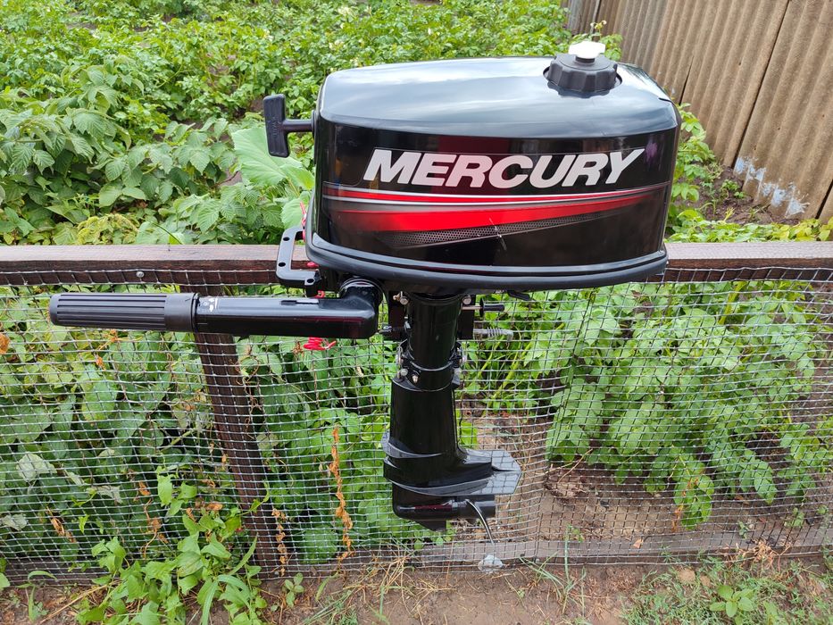 Продам лодочный мотор Меркури