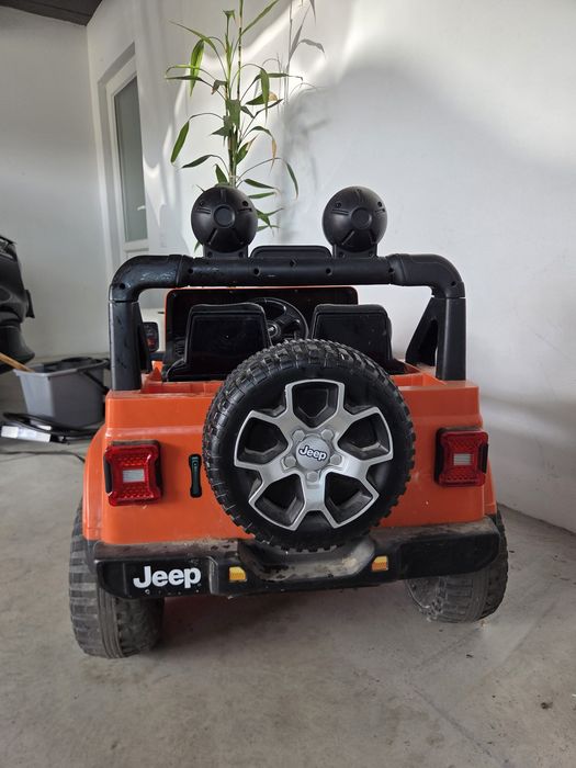 Vând Mașinuța copii 4x4
