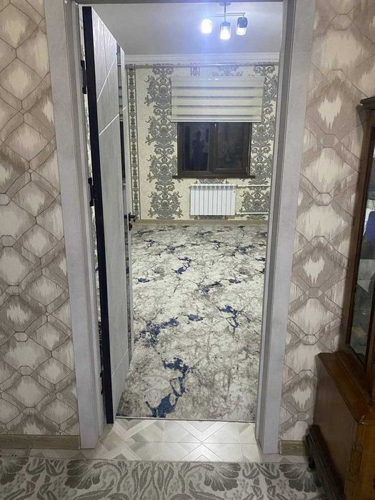 срочно продается 3 комнатная  на Мирабадском районе. Куйлюк массив-1