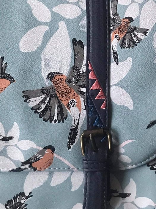 Чанта с дръжка за през рамо