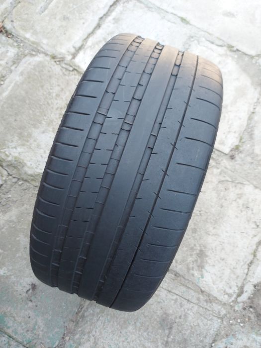 O bucată 255/40 R20 vară - una Michelin Hankook