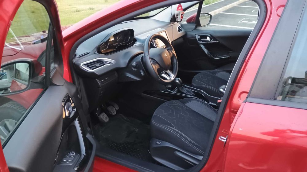 Peugeout 2008 Facelift 1.5 BlueHDI, prima înmatriculare 10.01.2020