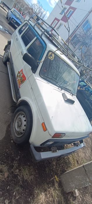 Нива  5 дверей ваз 21310