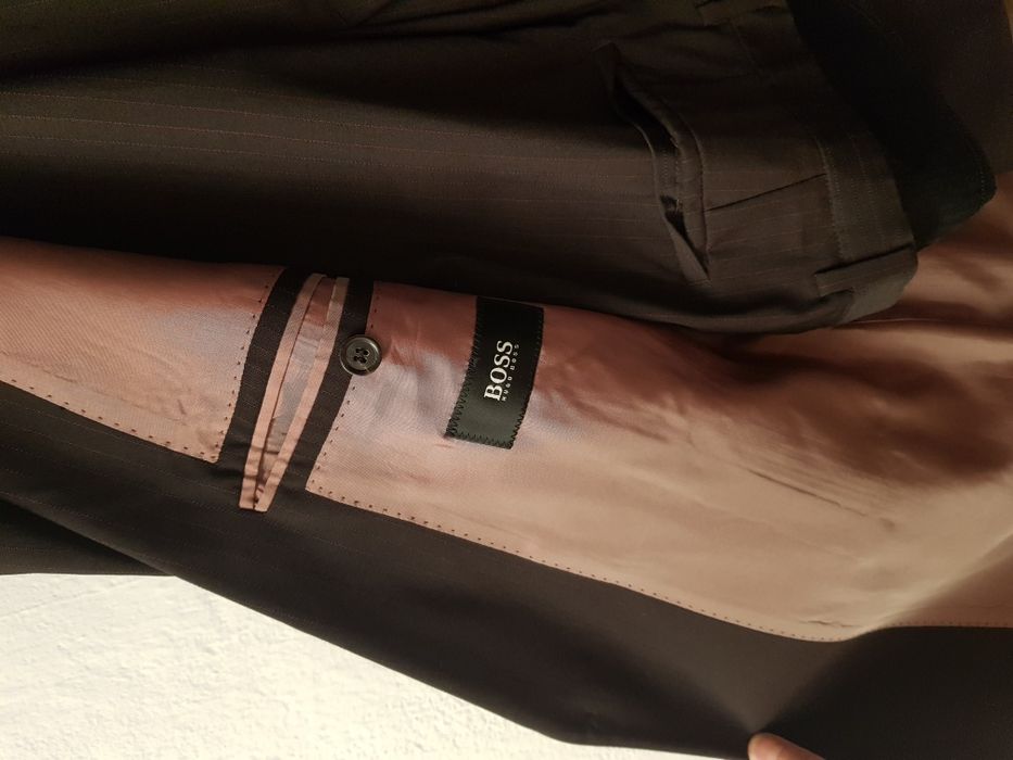 Costum barbati Hugo Boss
