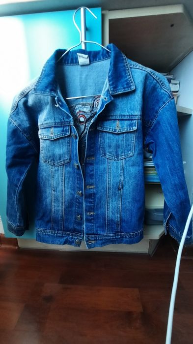 Продам джинсовую куртку