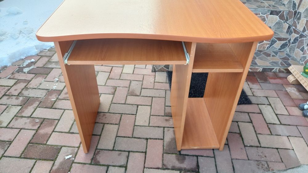 Birou culoare cireș