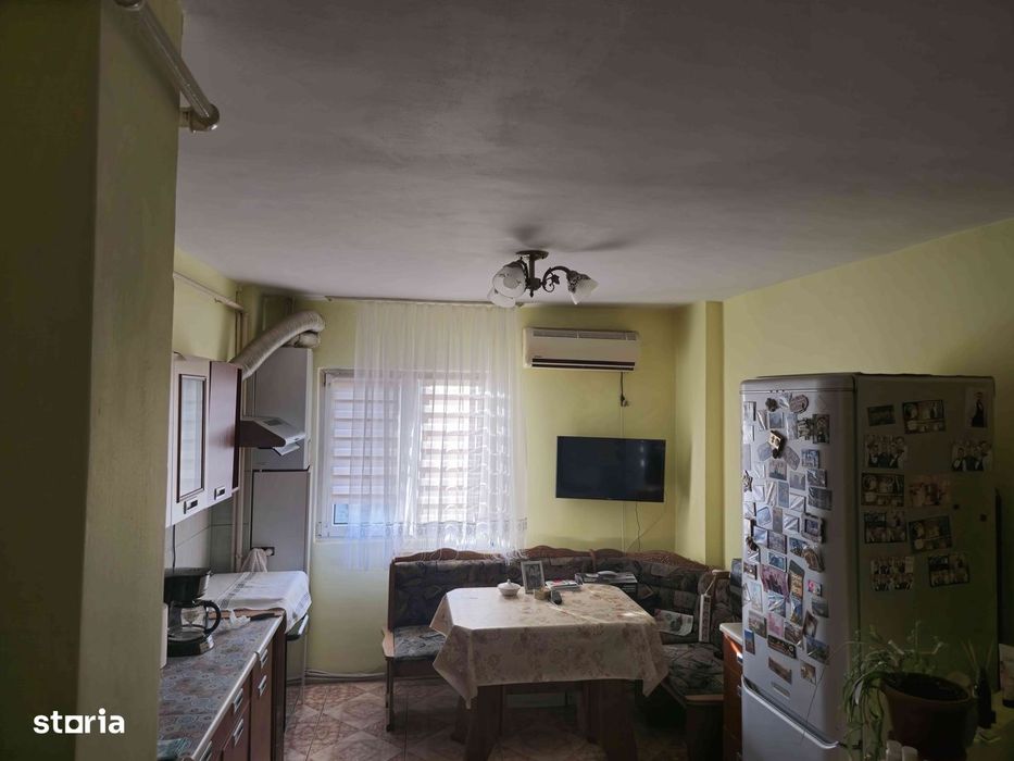 Vând apartament ultracentral.