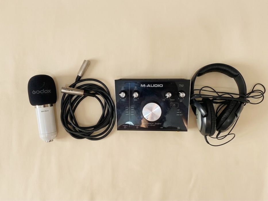 Домашняя студия: Аудиокарта M-Audio, Микрофон, Наушники.