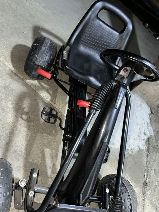 Kart cu pedale pentru copii