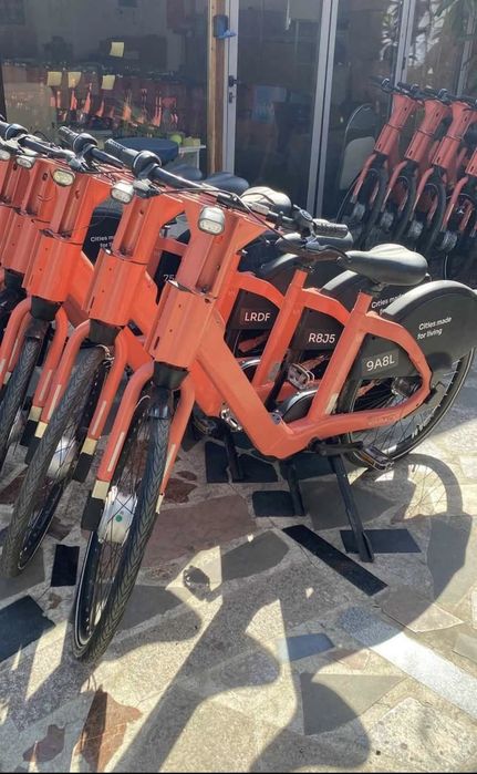 Închiriez biciclete electrice