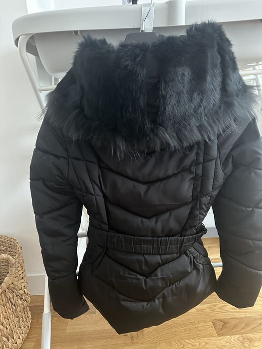 Зимно късо яке с качулка и пух