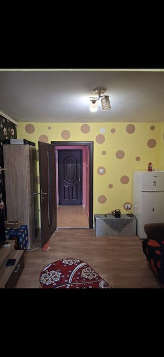 Vand garsoniere la parter