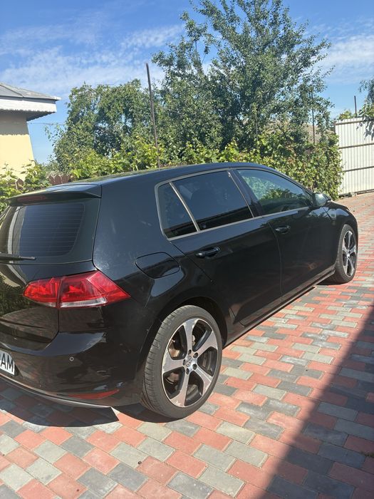 Volkswagen Golf VII
