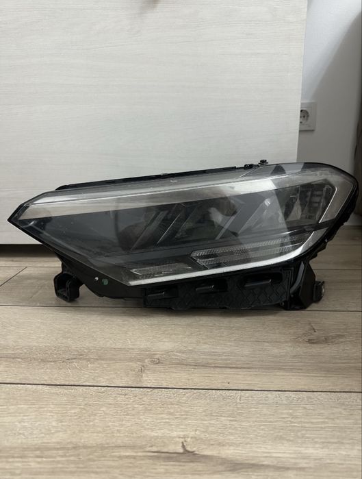 Фары поло лифтбек