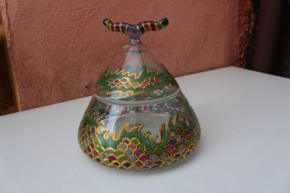 Bol sticla Bohemia, model sarpe / dragon, lucrat manual