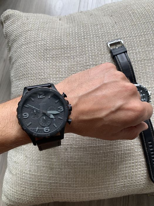 Часовник Fossil - Използвани малко в много добро.  Цена за брой - 50€
