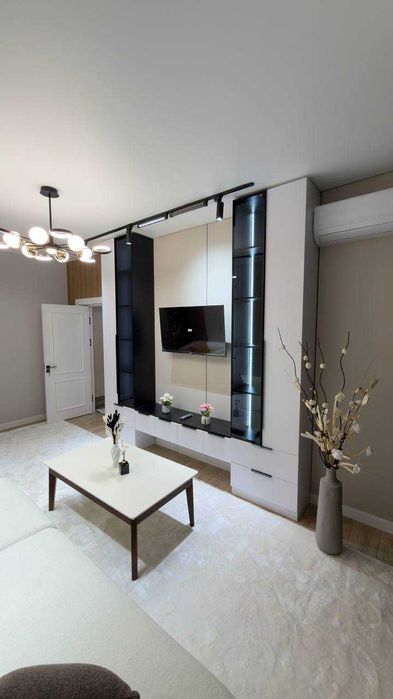 Продаётся 2-комнатная квартира с дизайнерским ремонтом (60м2)