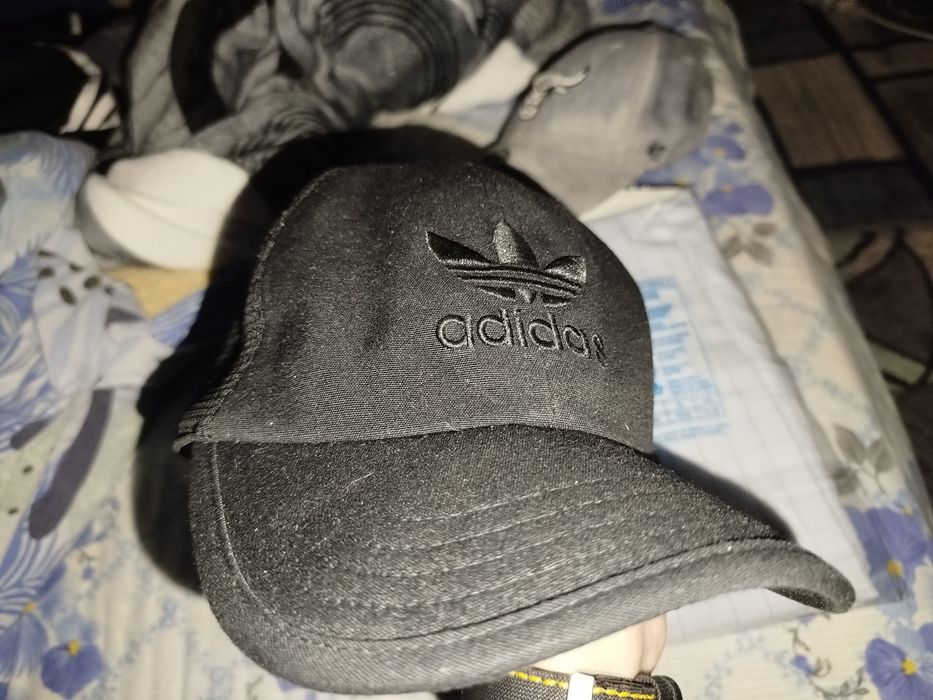 Vând Șapcă adidas black cu qr