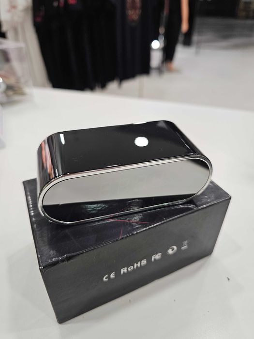 Скрита мини камера в LED часовник–Wi-Fi, 1080p Full HD, нощно виждане