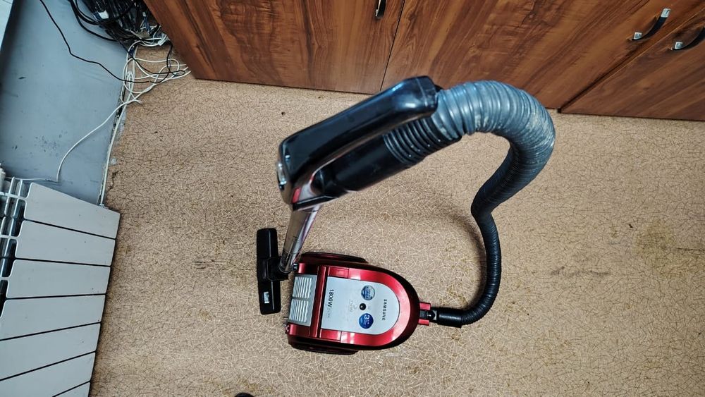 Продам хороший пылесос