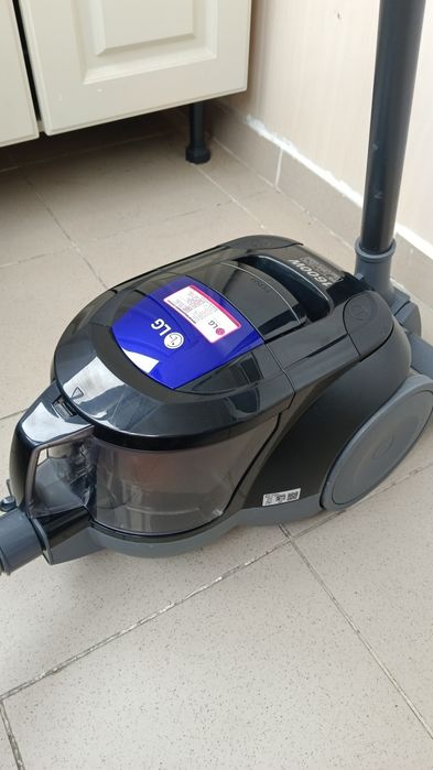 Пылесос Lg  1600w
