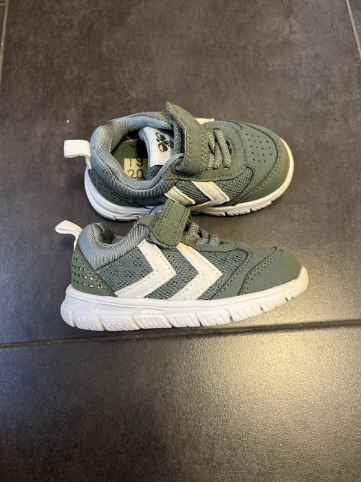 Adidasi hummel nr 21