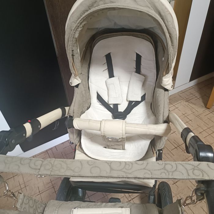 Продам коляску 3 в 1 Адамекс