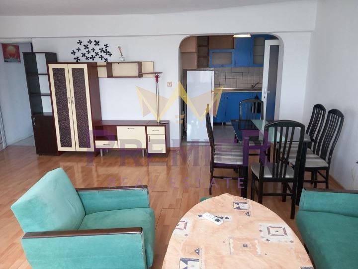 Дава се под наем Тристаен апартамент в Варна, Колхозен пазар - 70 кв.м за 500 € - Снимка #2