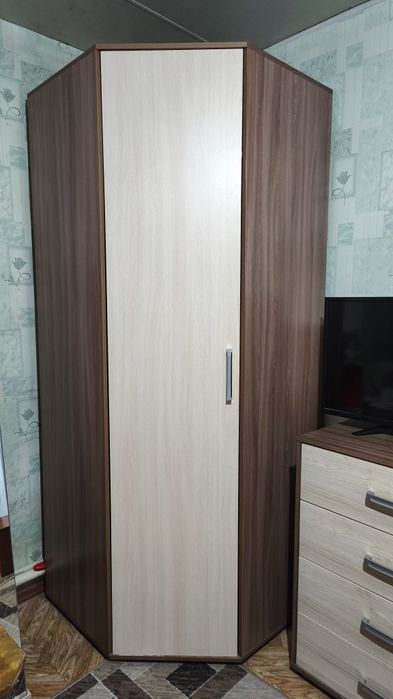 Шкаф угловой, удобный