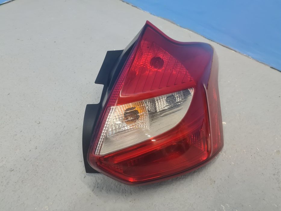 Stop de frana dreapta Ford Focus mk3 hatchback