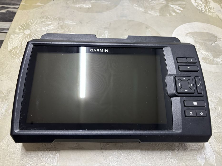 Продам эхолот Garmin Striker  9 SV