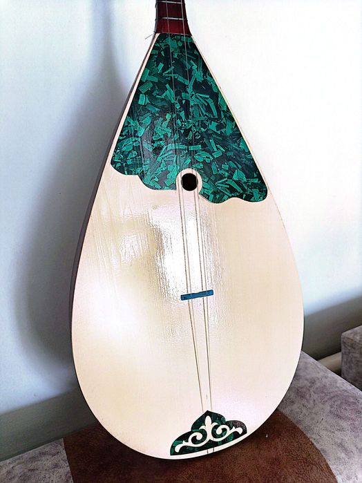 Домбыра сатылады