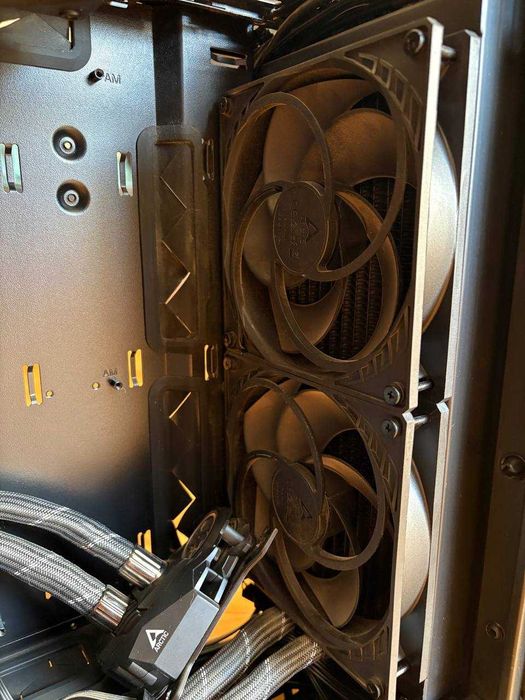 Pachet PC – Fractal Design Define 7 Compact TG + Arctic Liquid Freezer III Pro 240 + Gigabyte P750GM 750W Gold