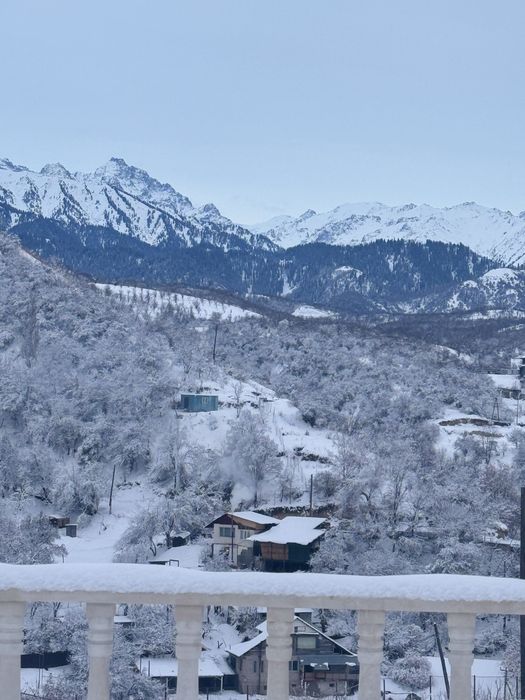 Коттедж дом в аренду в горах Алматы