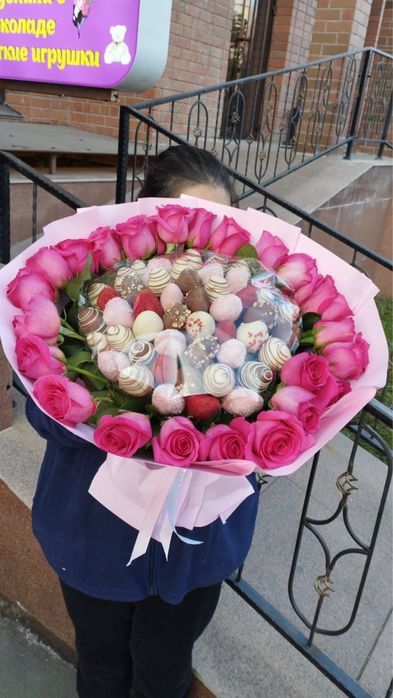 Премиум клубника в шоколаде Алматы