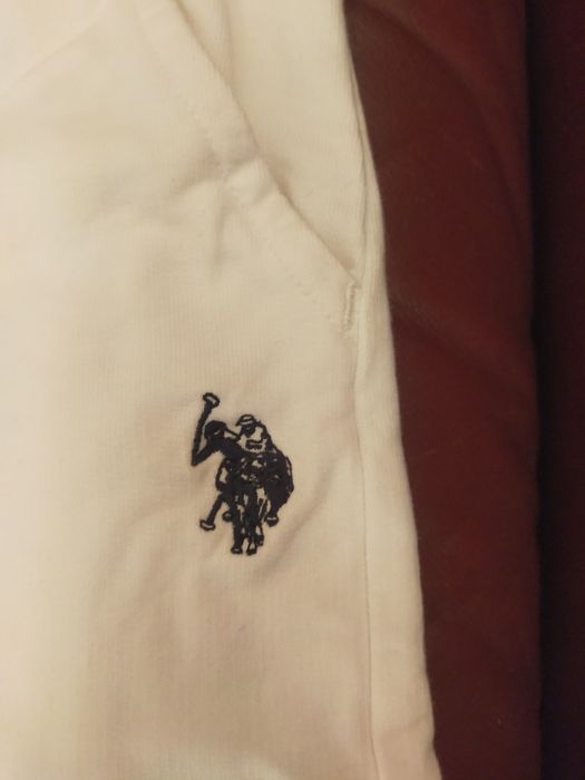 Vând pantaloni scurți U.S POLO ASSN mărimea 12