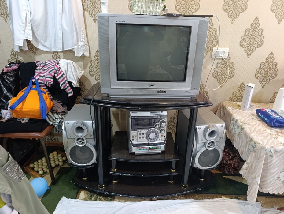 Продается подставка с электроникой